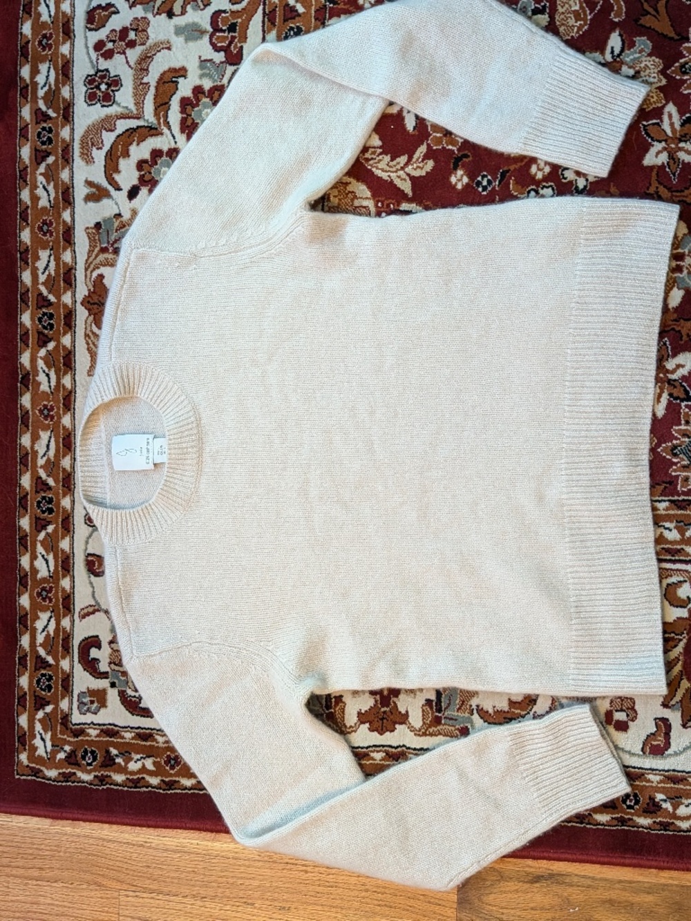 Cashmere crew neck sweater